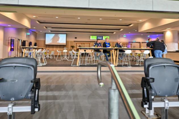 Round 26 - Eels v Sharks - Cumberland Lounge - Image 9